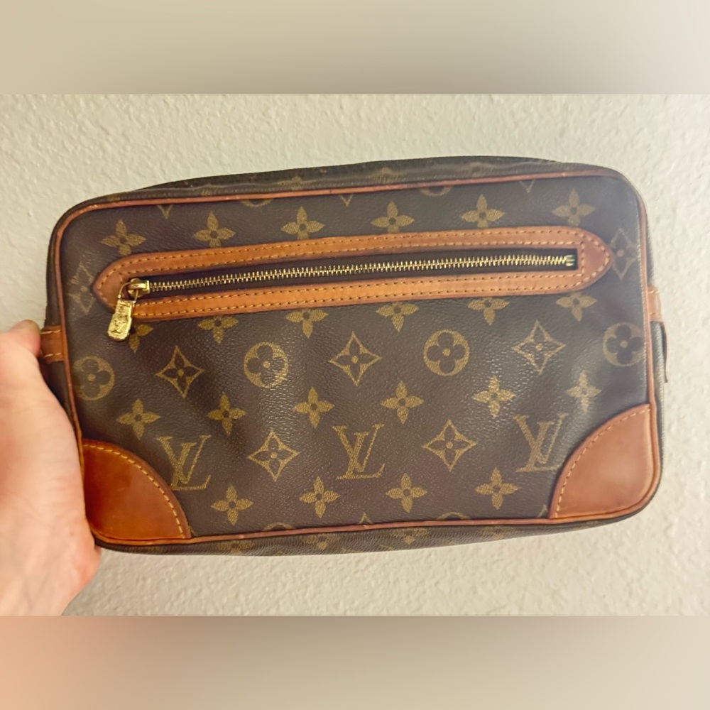 ๐ SOLD ๐ LOUIS VUITTON
Marly Dragonne GM
Monogram Clutch /Handbag - Picture 2 of 15